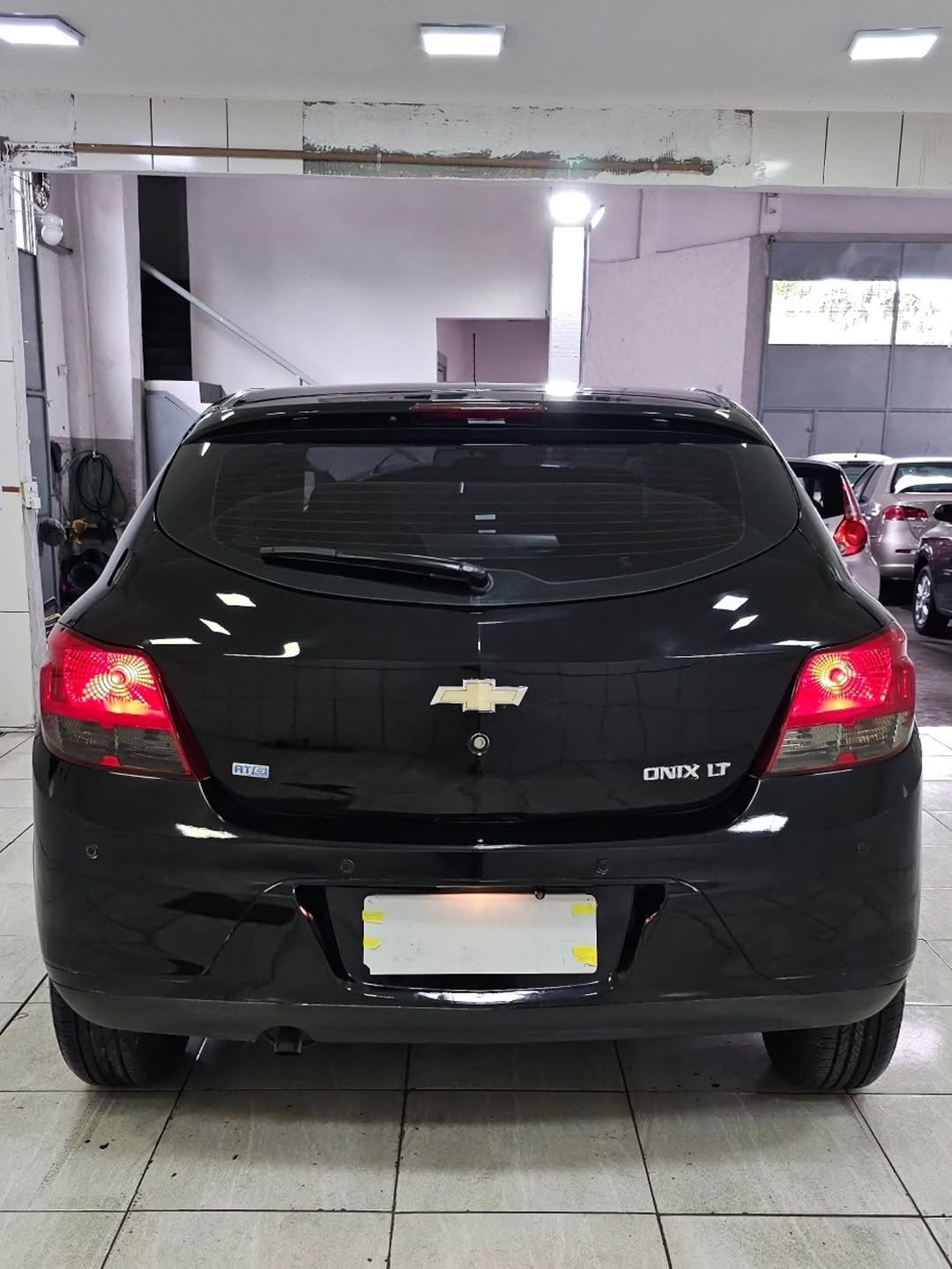 CHEVROLET ONIX HATCH LT 1.4 8V FLEXPOWER 5P AUTOMÁTICO – 2014